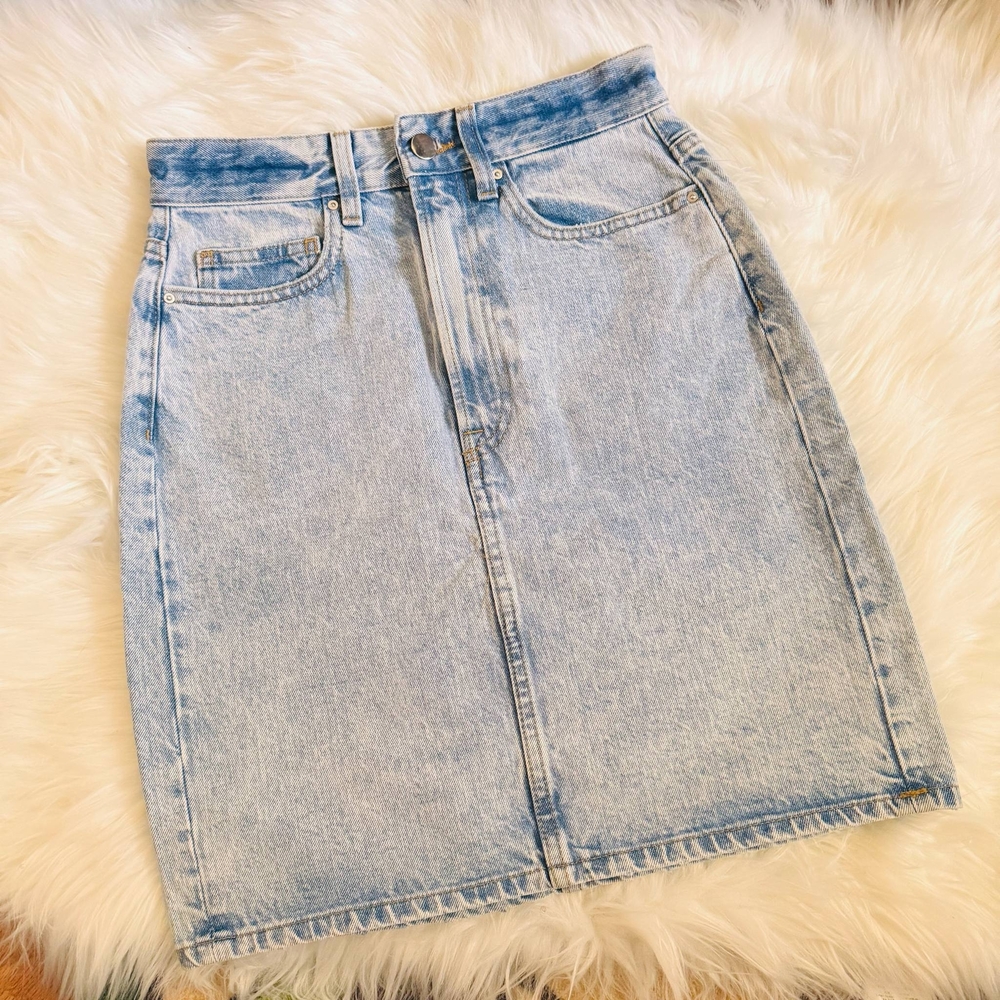H&M Light Blue Denim Pencil Skirt